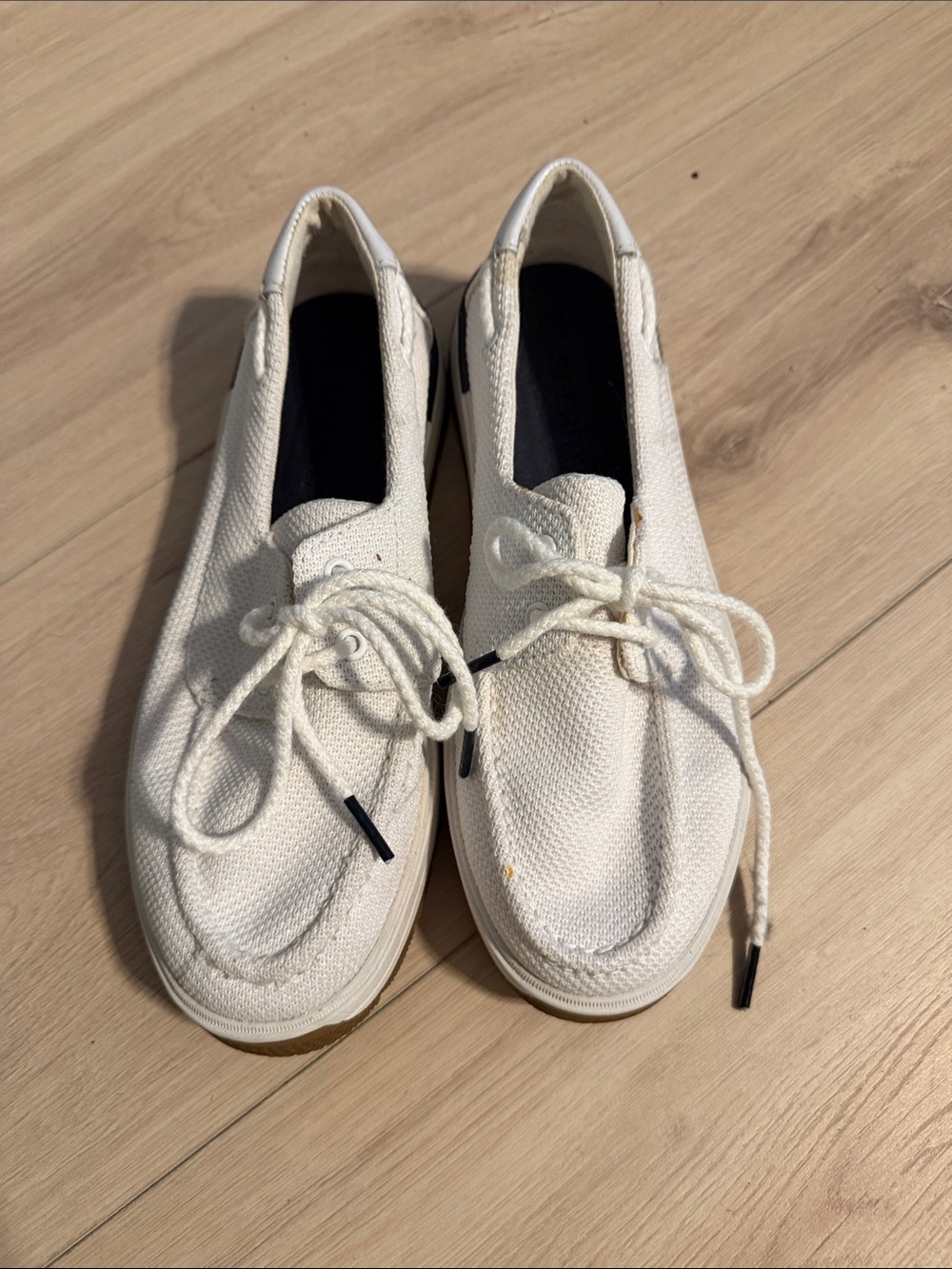 Sperry boat shoes! Size 6